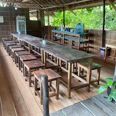 Mansuar Raja Ampat Bungalows Kri Ngoại thất bức ảnh
