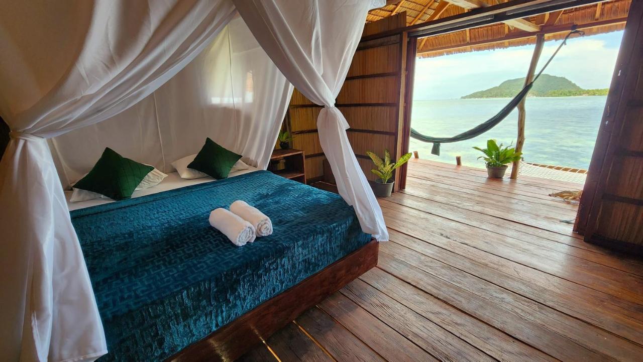 Mansuar Raja Ampat Bungalows Kri Ngoại thất bức ảnh