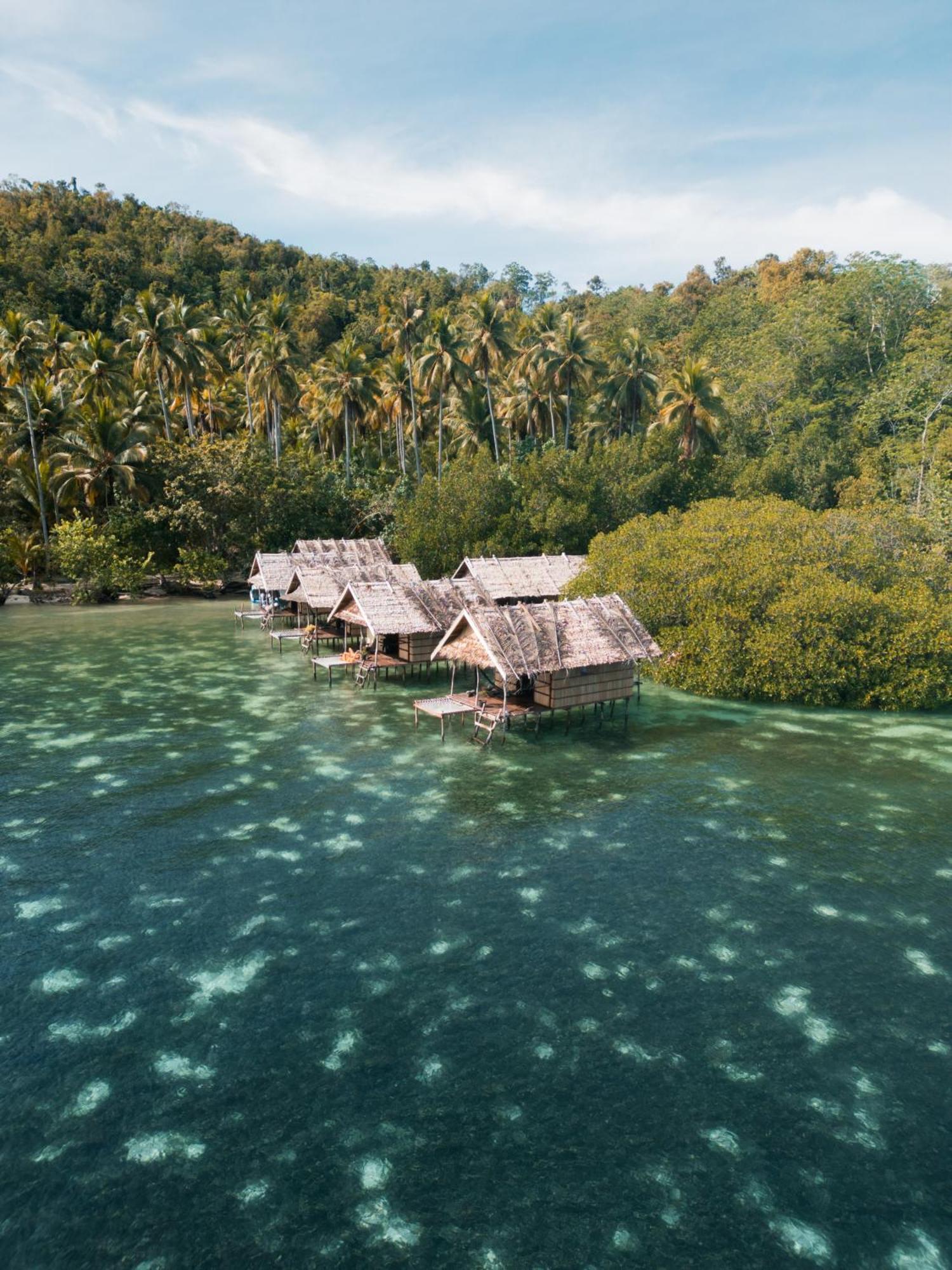 Mansuar Raja Ampat Bungalows Kri Ngoại thất bức ảnh