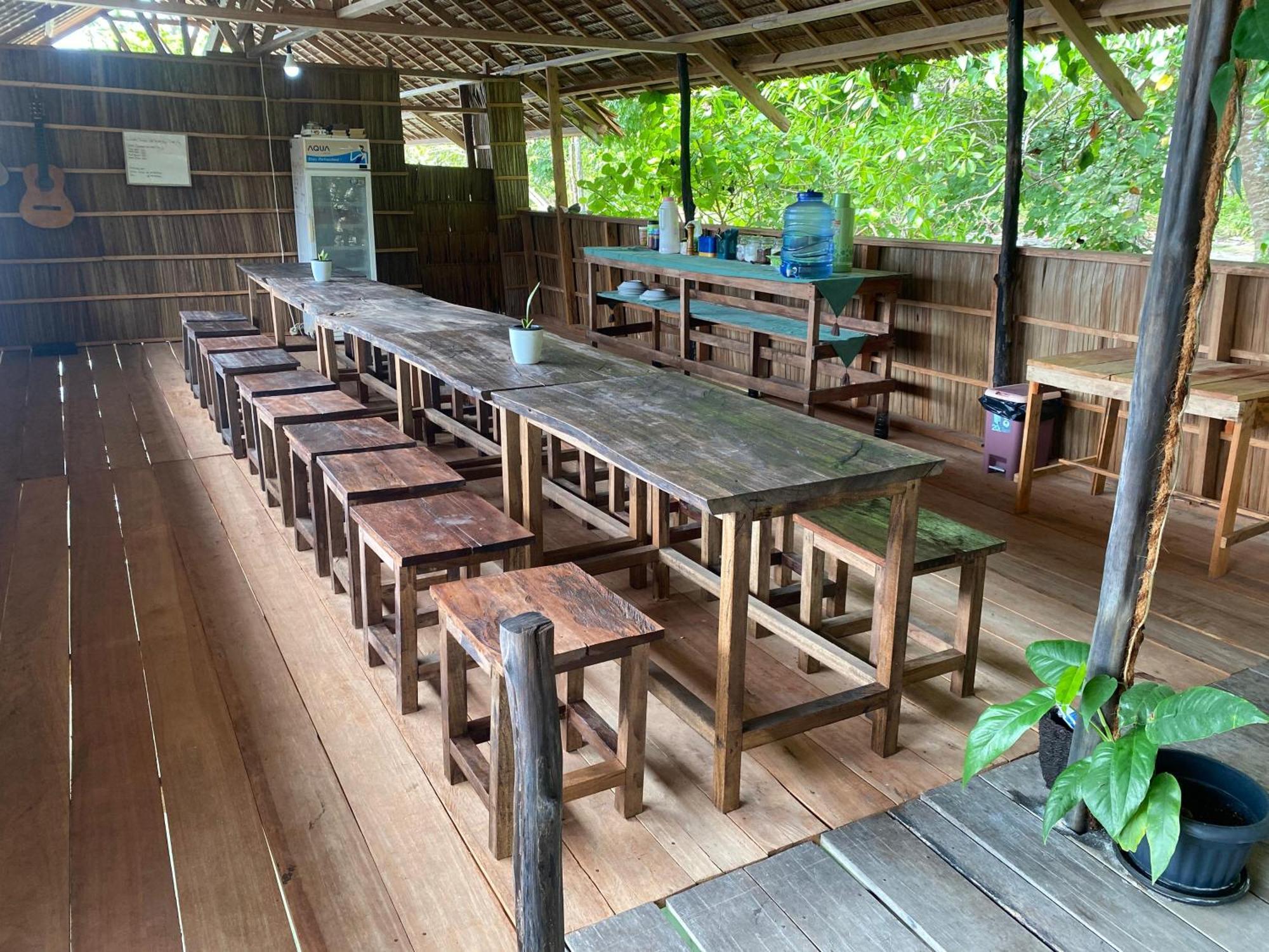 Mansuar Raja Ampat Bungalows Kri Ngoại thất bức ảnh