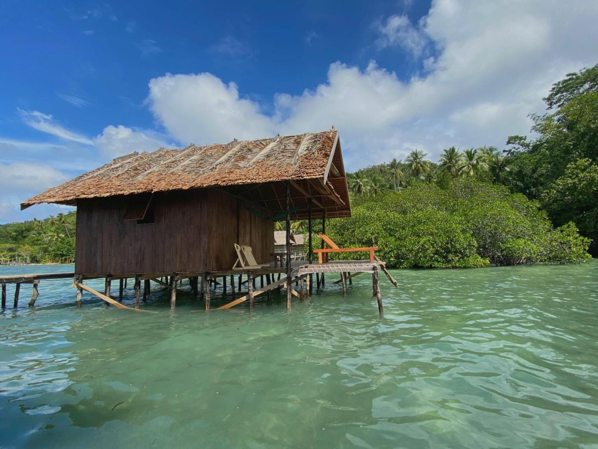 Mansuar Raja Ampat Bungalows Kri Ngoại thất bức ảnh