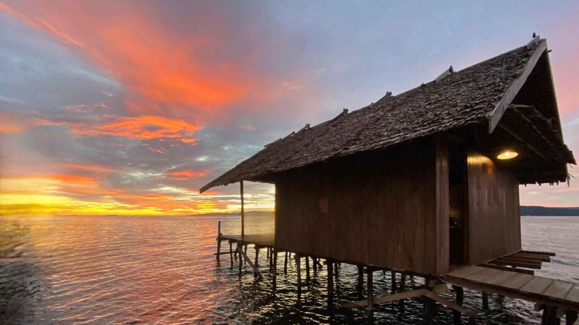 Mansuar Raja Ampat Bungalows Kri Ngoại thất bức ảnh